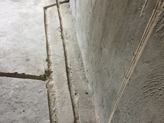 水、电管开槽施工