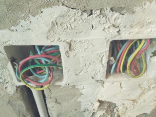 强、弱电路穿线施作