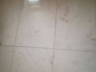 地砖铺贴及地面找平施作