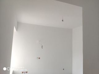 墙、顶面乳胶漆及墙纸铺贴