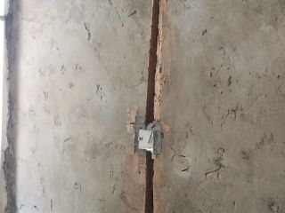 水、电管开槽施作