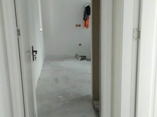成品门及墙纸铺贴