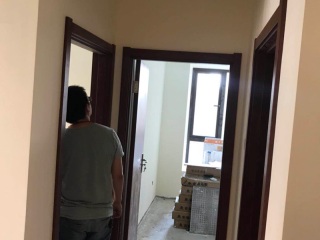 套装门、踢脚线安装