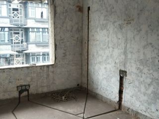 水、电管开槽施工