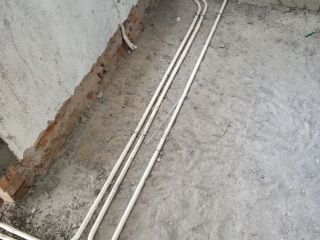 强、弱电路穿线施作