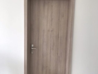 套装门、踢脚线安装