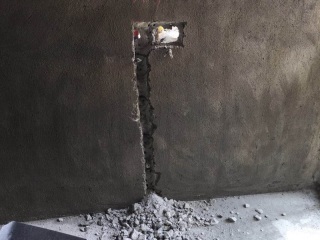 水、电管开槽施工