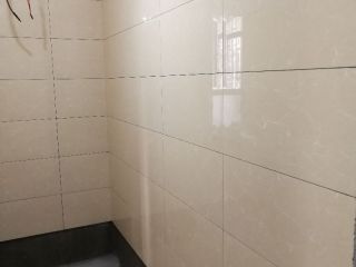 厨房、卫生间墙砖施作