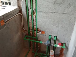 水、电管开槽施作