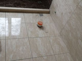 地砖铺贴及地面找平施作