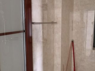 厨房、卫生间墙砖施作