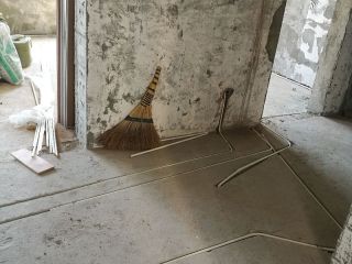 水、电管开槽施作