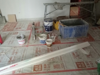 地砖铺贴及地面找平施作