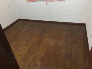 实木复合地板铺设