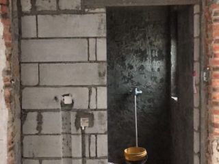 水、电管开槽施作