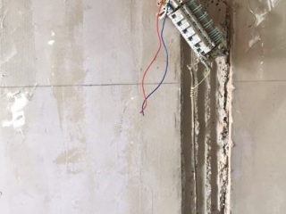 水、电管开槽施作