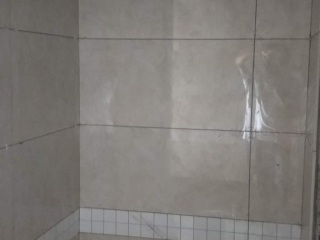 厨房、卫生间墙砖施作