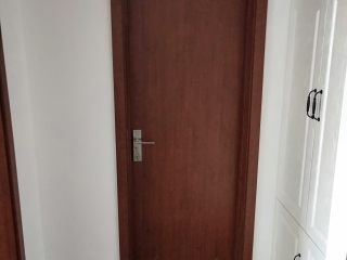 套装门、踢脚线安装