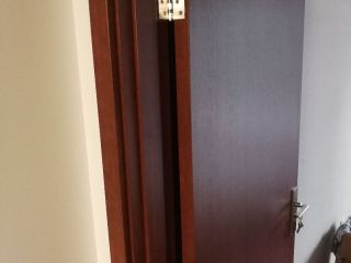 套装门、踢脚线安装
