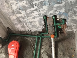 水、电管开槽施工