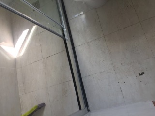 地砖铺贴及地面找平施作