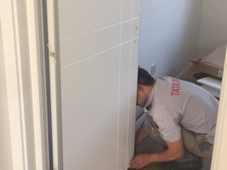 成品门及墙纸铺贴