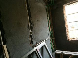 水、电管开槽施工