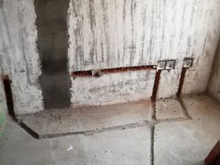 水、电管开槽施工