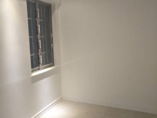 地砖铺贴及地面找平施作