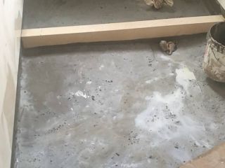 地砖铺贴及地面找平施作