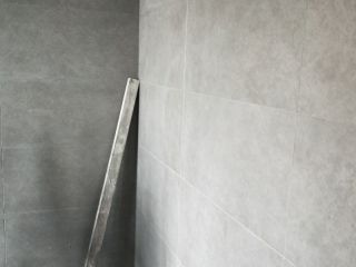 厨房、卫生间墙砖施作
