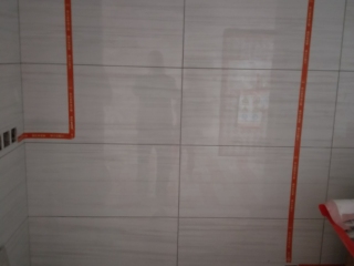 厨房、卫生间墙砖施作