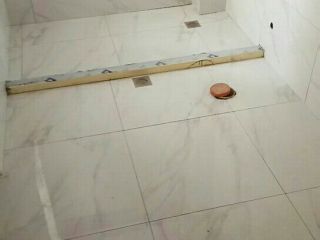 厨房、卫生间墙砖施作