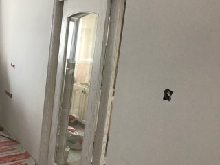 墙、顶面乳胶漆及墙纸铺贴
