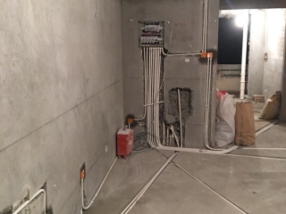 水、电管开槽施工