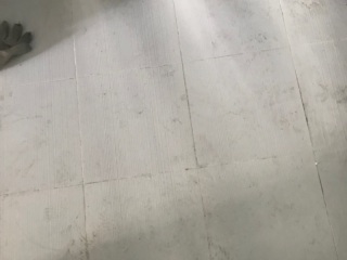地砖铺贴及地面找平施作