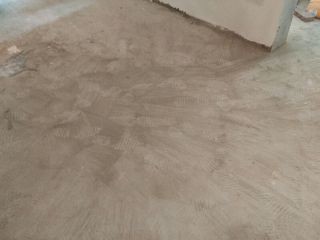 地砖铺贴及地面找平施作