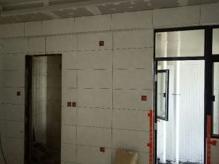 厨房、卫生间墙砖施作