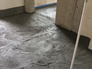 地砖铺贴及地面找平施作