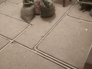 强、弱电路穿线施作