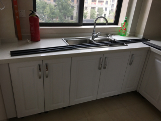 集成吊顶及橱柜柜体安装