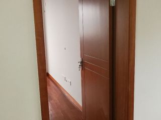 套装门、踢脚线安装