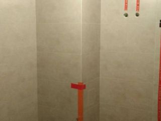 厨房、卫生间墙砖施作