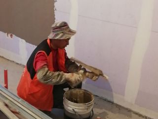 墙、顶面腻子批嵌