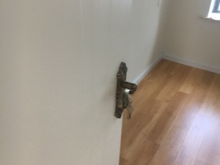 成品门及墙纸铺贴