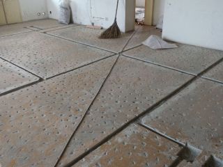 水、电管开槽施工