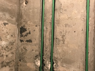 强、弱电路穿线施作