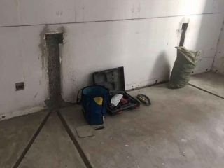 水、电管开槽施作