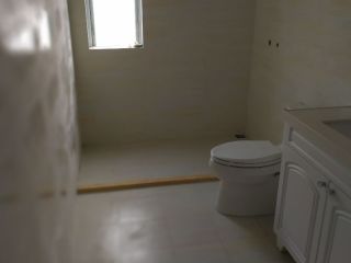 地砖铺贴及地面找平施作