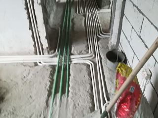 强、弱电路穿线施作